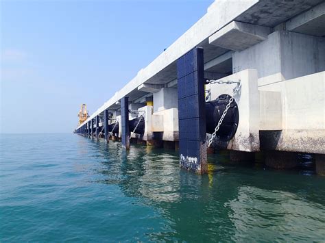 Marine Rubber Fenders .